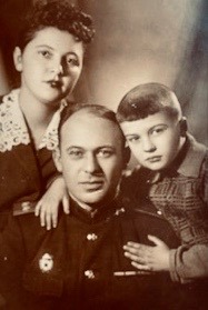 Файл:1 AO roditeli old.jpg