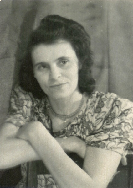 Файл:Yevgenia Alexandrovna Smirnova Ulan-Ude 1952.jpg